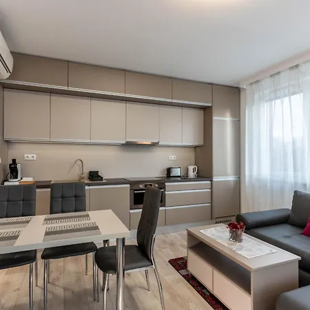 Corner Apartment *